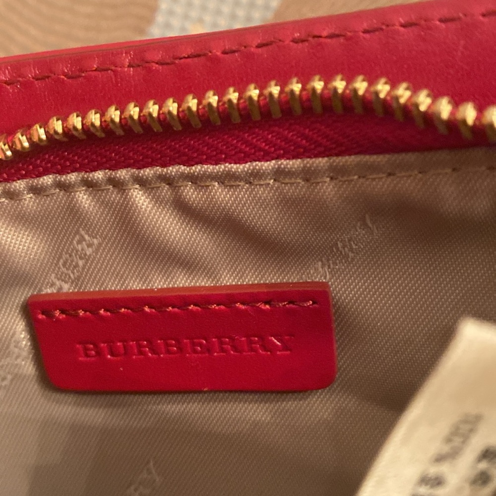 Burberry Haymaker Wristlet w/ Gold Chain COA - Picture 9 of 11